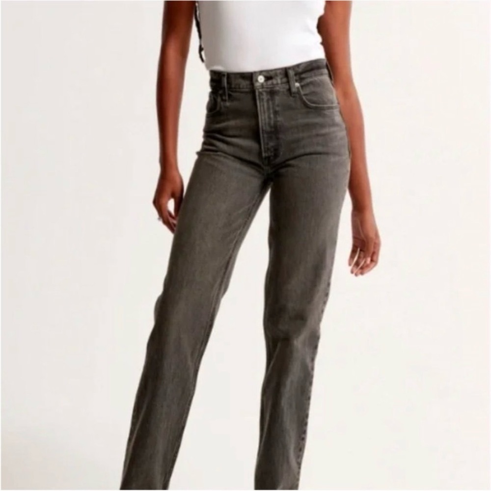 Abercrombie & Fitch The 90s Straight Ultra High Rise Jeans Gray